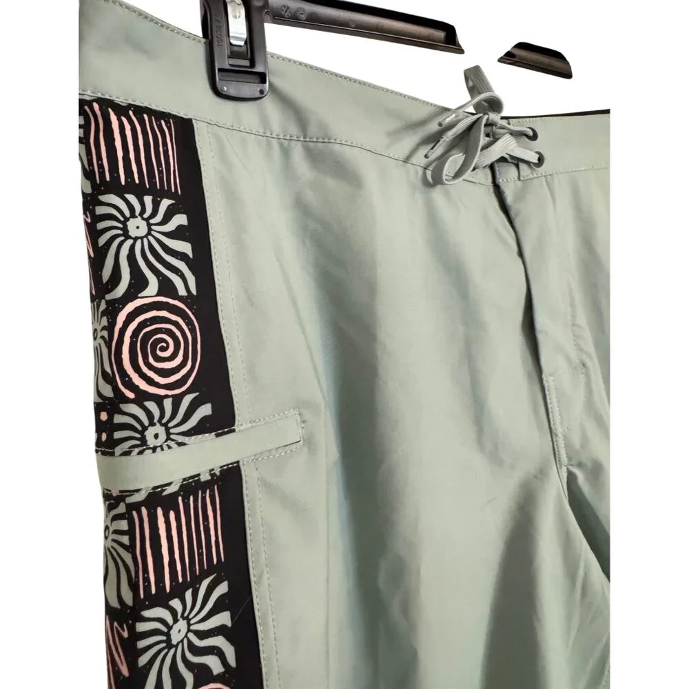 Vans Sidelines Board Shorts Size 38 Men’s “Off The Wall” NWT $54 Swim Pockets